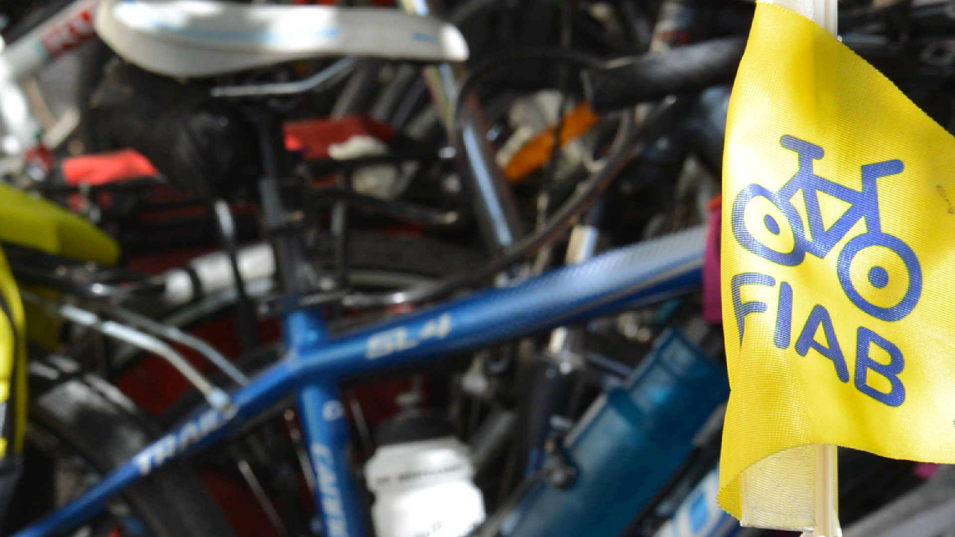 Panchine rosse: pedala con noi contro la violenza di genere